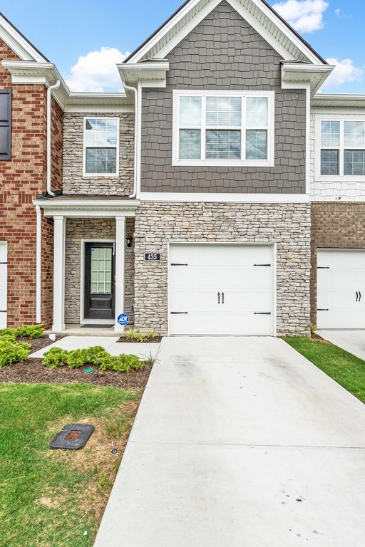 435 Augustine Dr, Lebanon, TN 37087