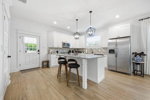 7112 N 9TH STREET, Tampa, FL 33604