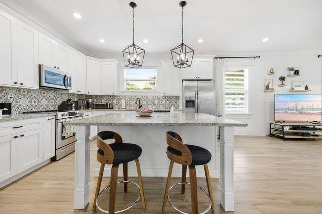 7112 N 9TH STREET, Tampa, FL 33604