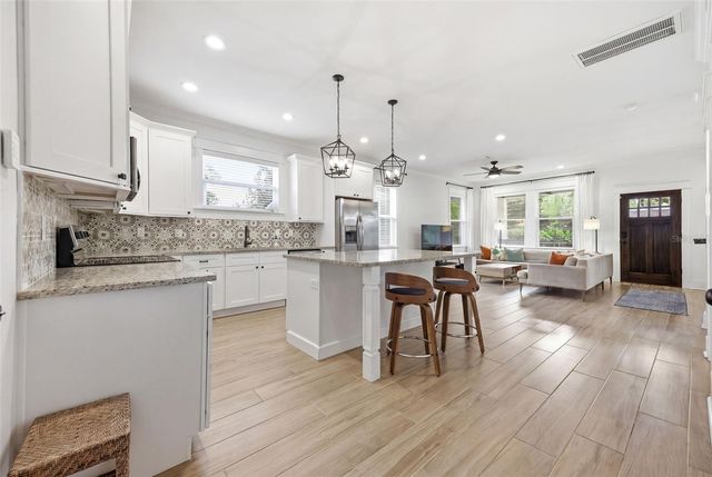 7112 N 9TH STREET, Tampa, FL 33604