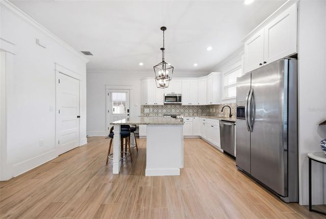 7112 N 9TH STREET, Tampa, FL 33604