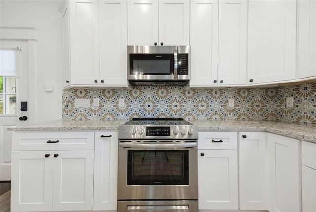 7112 N 9TH STREET, Tampa, FL 33604