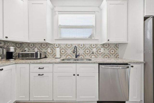 7112 N 9TH STREET, Tampa, FL 33604