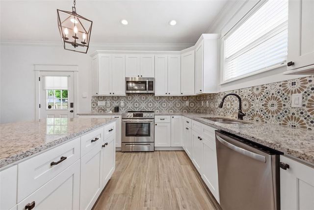 7112 N 9TH STREET, Tampa, FL 33604