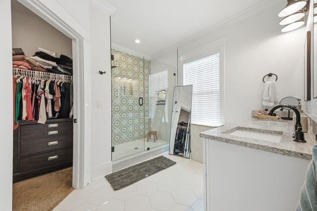 7112 N 9TH STREET, Tampa, FL 33604