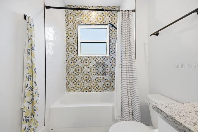 7112 N 9TH STREET, Tampa, FL 33604