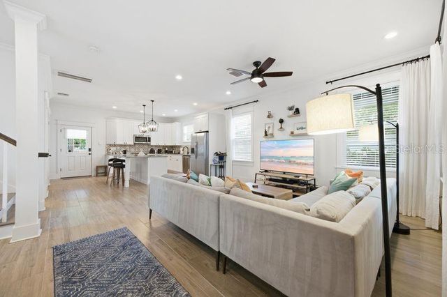 7112 N 9TH STREET, Tampa, FL 33604