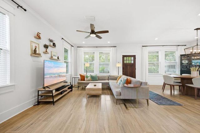 7112 N 9TH STREET, Tampa, FL 33604