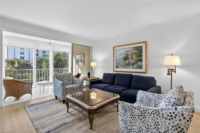 6537 Marissa LOOP # 4, Naples, FL 34108