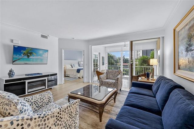 6537 Marissa LOOP # 4, Naples, FL 34108