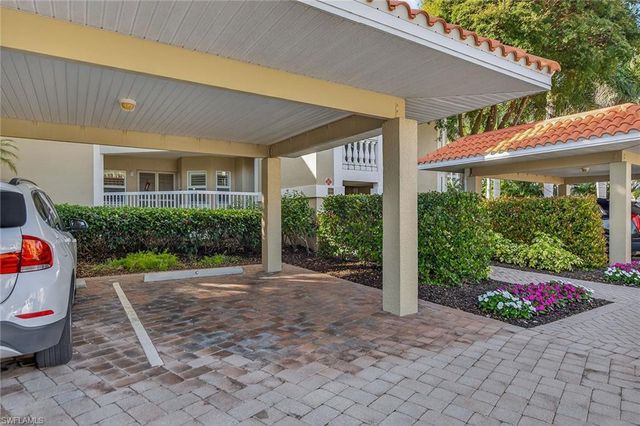 6537 Marissa LOOP # 4, Naples, FL 34108