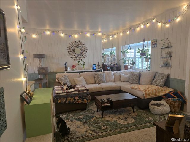 4250 S Olive Street 106, Denver, CO 80237