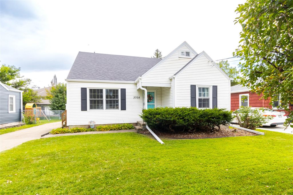 3705 47th Street, Des Moines, IA 50310