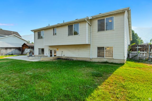 1643 LEWIS AND CLARK DR, Centerville, UT 84014