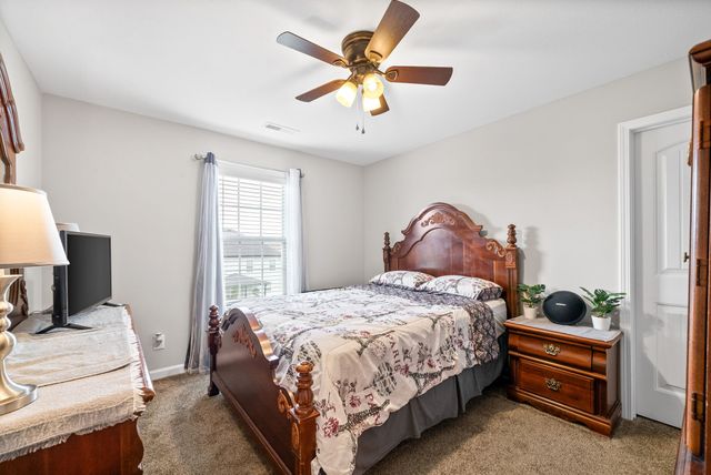 1152 Folly Beach Dr, Clarksville, TN 37042