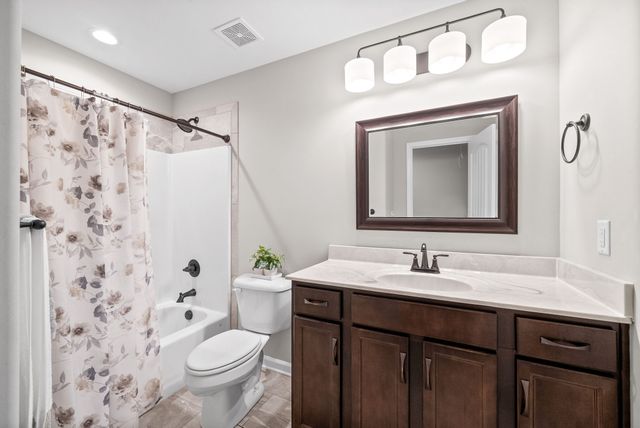 1152 Folly Beach Dr, Clarksville, TN 37042