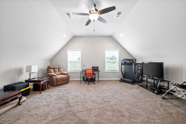 1152 Folly Beach Dr, Clarksville, TN 37042
