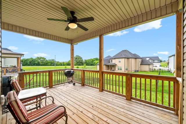 1152 Folly Beach Dr, Clarksville, TN 37042