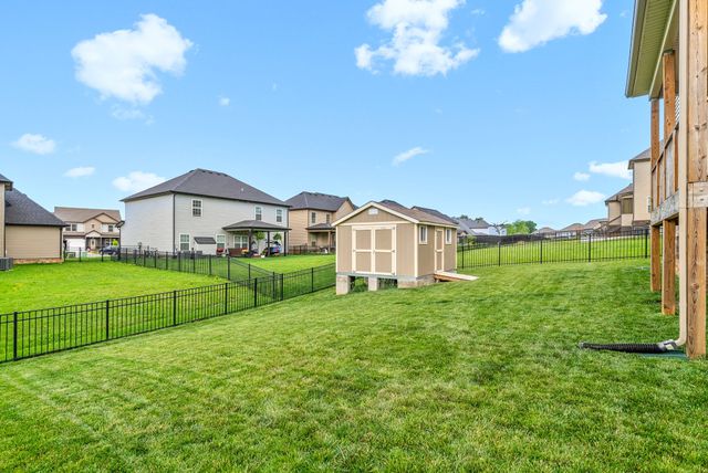 1152 Folly Beach Dr, Clarksville, TN 37042