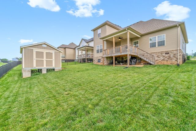 1152 Folly Beach Dr, Clarksville, TN 37042