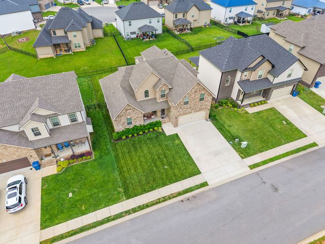 1152 Folly Beach Dr, Clarksville, TN 37042
