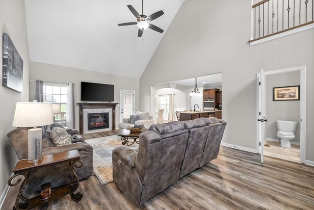 1152 Folly Beach Dr, Clarksville, TN 37042