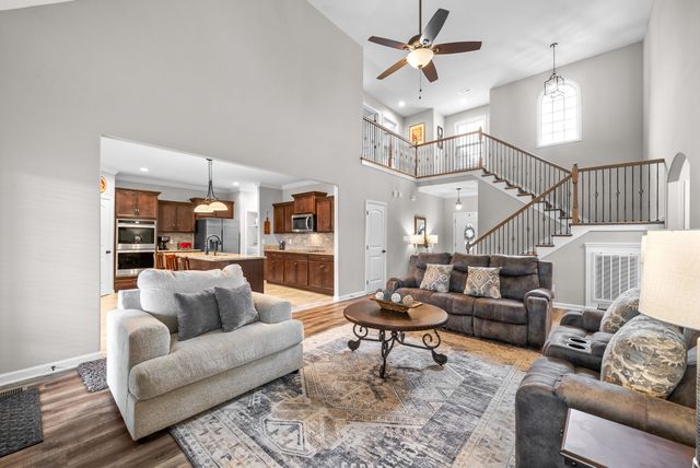 1152 Folly Beach Dr, Clarksville, TN 37042