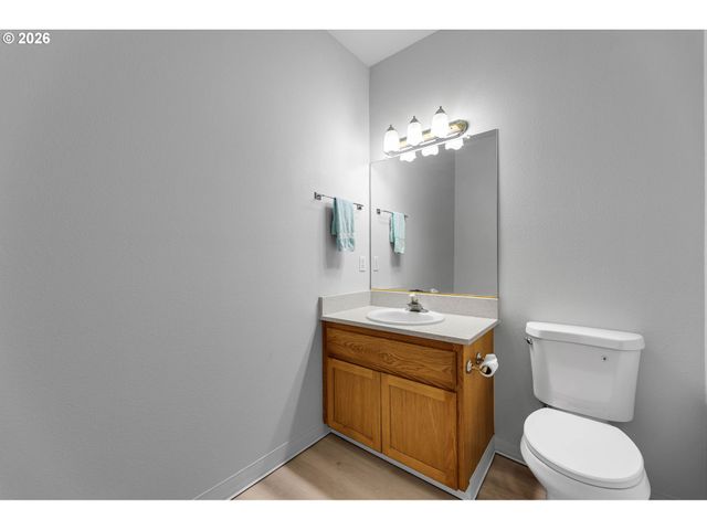 598 E HERITAGE Loop, La Center, WA 98629