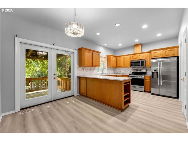 598 E HERITAGE Loop, La Center, WA 98629