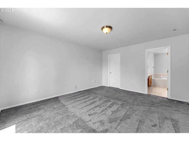 598 E HERITAGE Loop, La Center, WA 98629