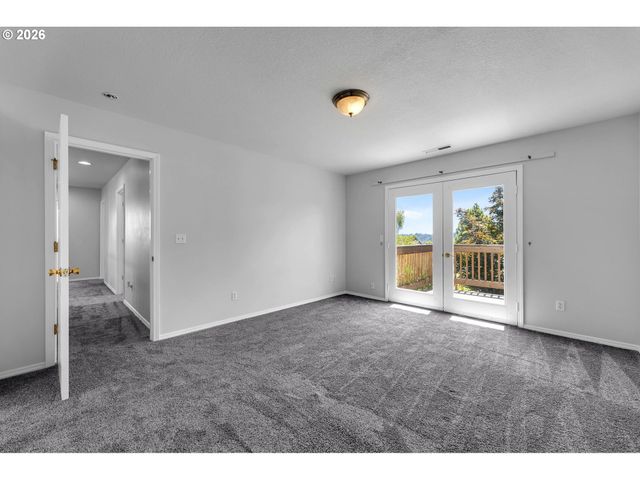 598 E HERITAGE Loop, La Center, WA 98629