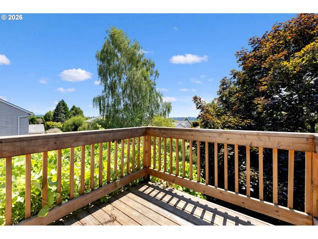 598 E HERITAGE Loop, La Center, WA 98629