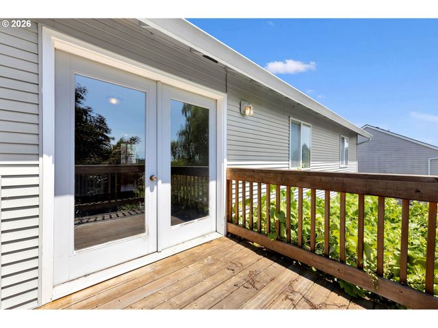 598 E HERITAGE Loop, La Center, WA 98629