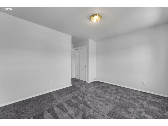 598 E HERITAGE Loop, La Center, WA 98629