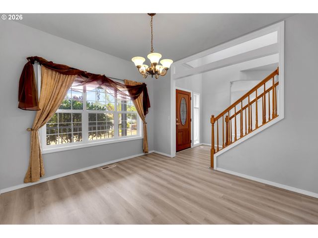 598 E HERITAGE Loop, La Center, WA 98629