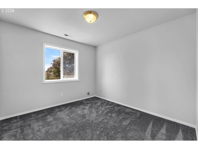 598 E HERITAGE Loop, La Center, WA 98629