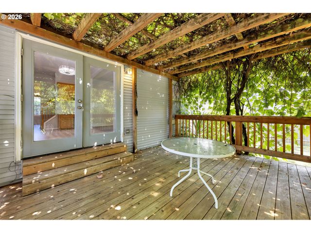 598 E HERITAGE Loop, La Center, WA 98629