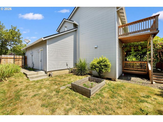 598 E HERITAGE Loop, La Center, WA 98629