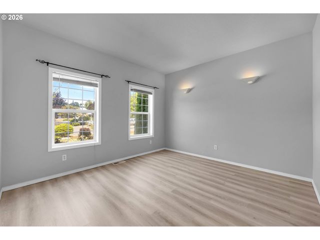 598 E HERITAGE Loop, La Center, WA 98629