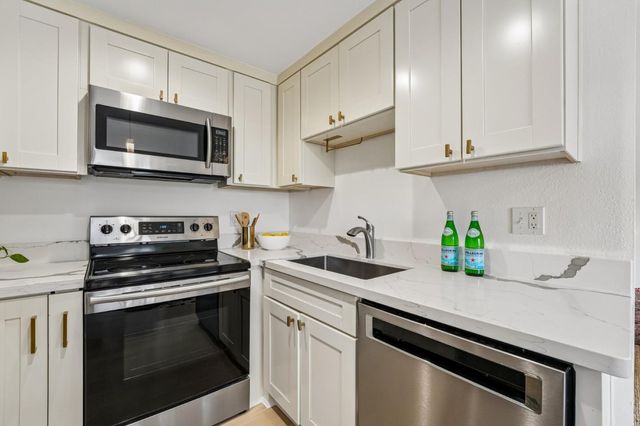 705 W Fremont Avenue 3, Sunnyvale, CA 94087