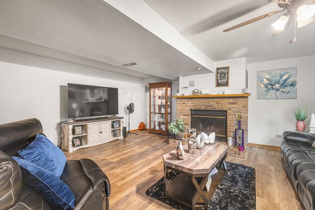 602 Reese Avenue, East Dundee, IL 60118