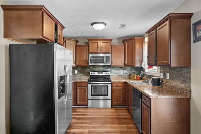3625 Fox Den Ln, Clarksville, TN 37040