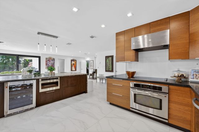 2648 NE 37th Drive, Fort Lauderdale, FL 33308