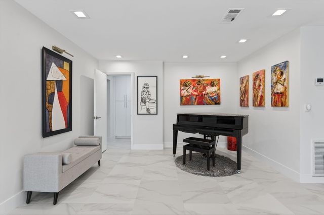 2648 NE 37th Drive, Fort Lauderdale, FL 33308