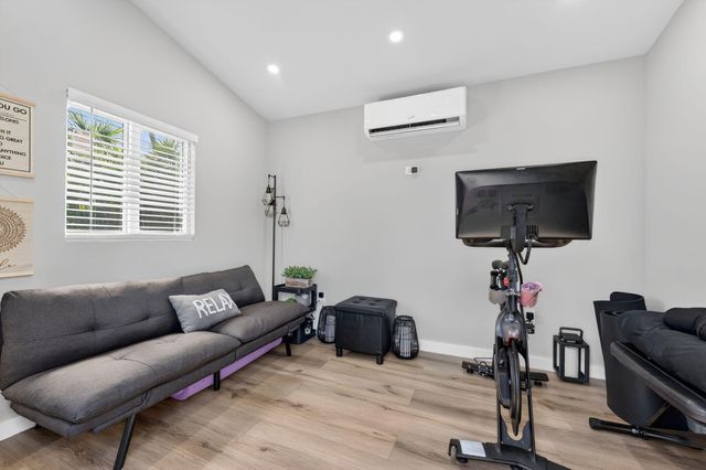 2648 NE 37th Drive, Fort Lauderdale, FL 33308