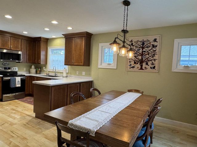 54 S Blackhawk Drive, Janesville, WI 53545