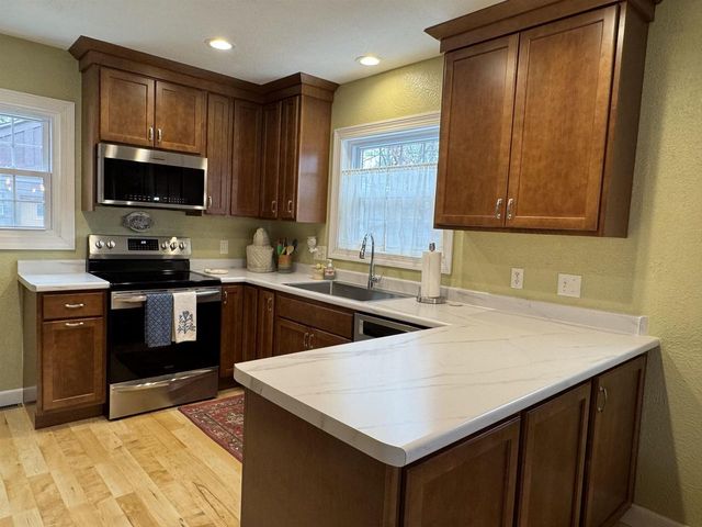 54 S Blackhawk Drive, Janesville, WI 53545