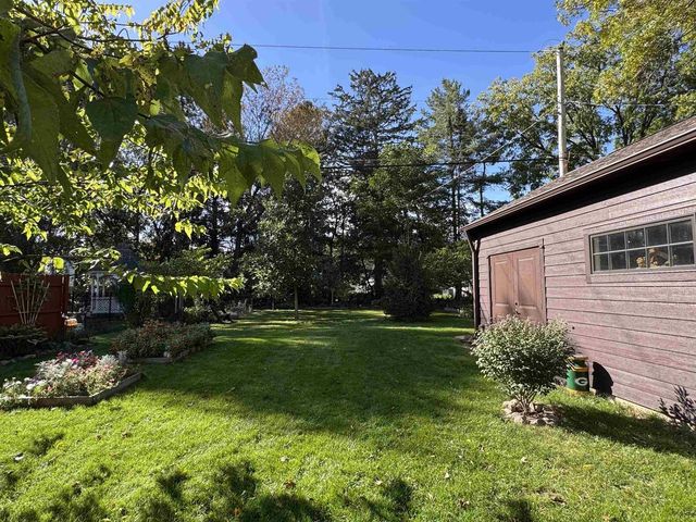 54 S Blackhawk Drive, Janesville, WI 53545
