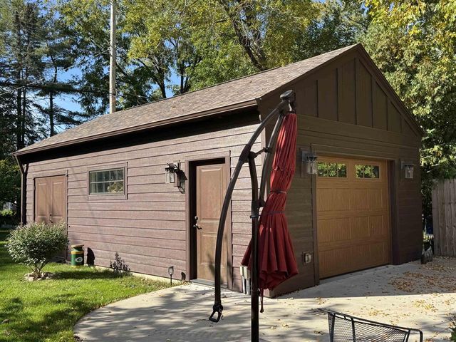 54 S Blackhawk Drive, Janesville, WI 53545