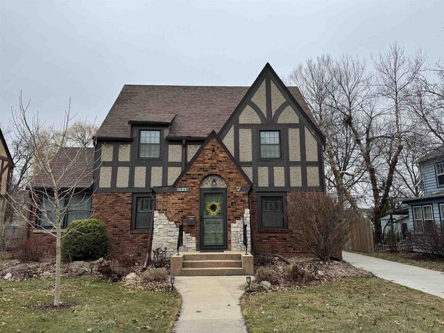 54 S Blackhawk Drive, Janesville, WI 53545